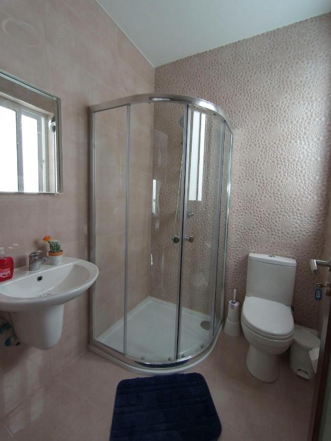 F7 Room 1, Private Double Room With Private Bathroom In Shared Flat 음시다 외부 사진