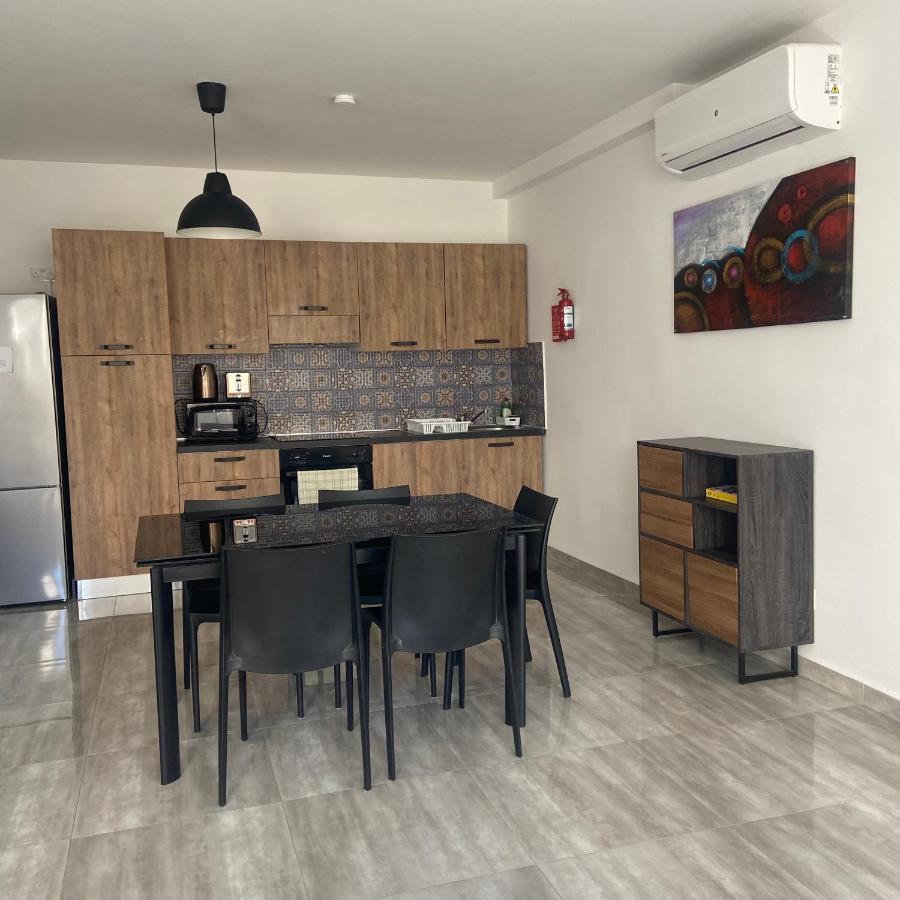 F7 Room 1, Private Double Room With Private Bathroom In Shared Flat 음시다 외부 사진