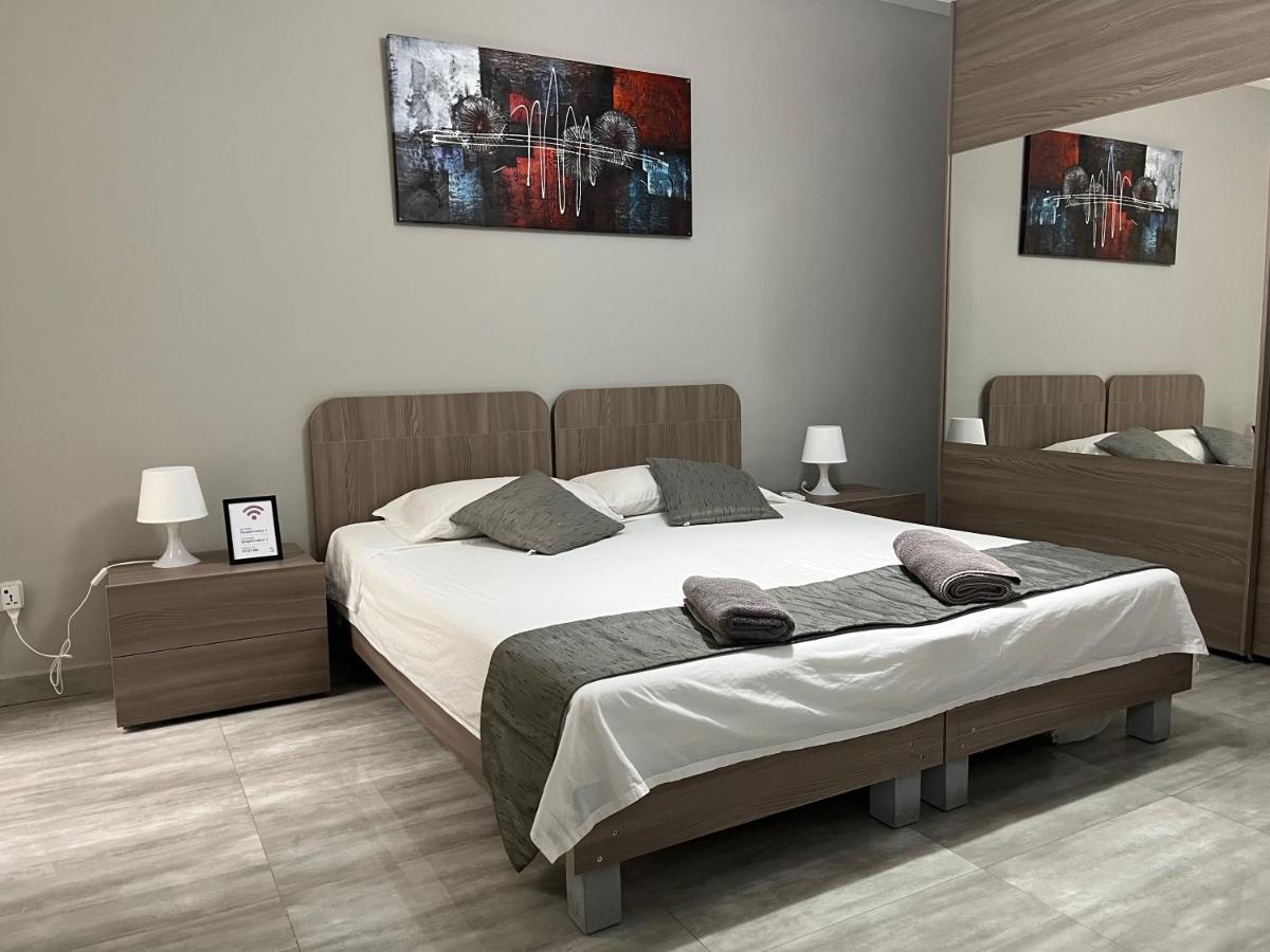F7 Room 1, Private Double Room With Private Bathroom In Shared Flat 음시다 외부 사진